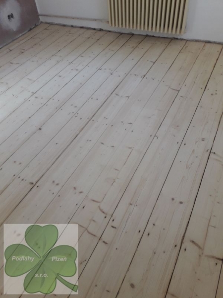 Renovace dřevěné podlahy 2